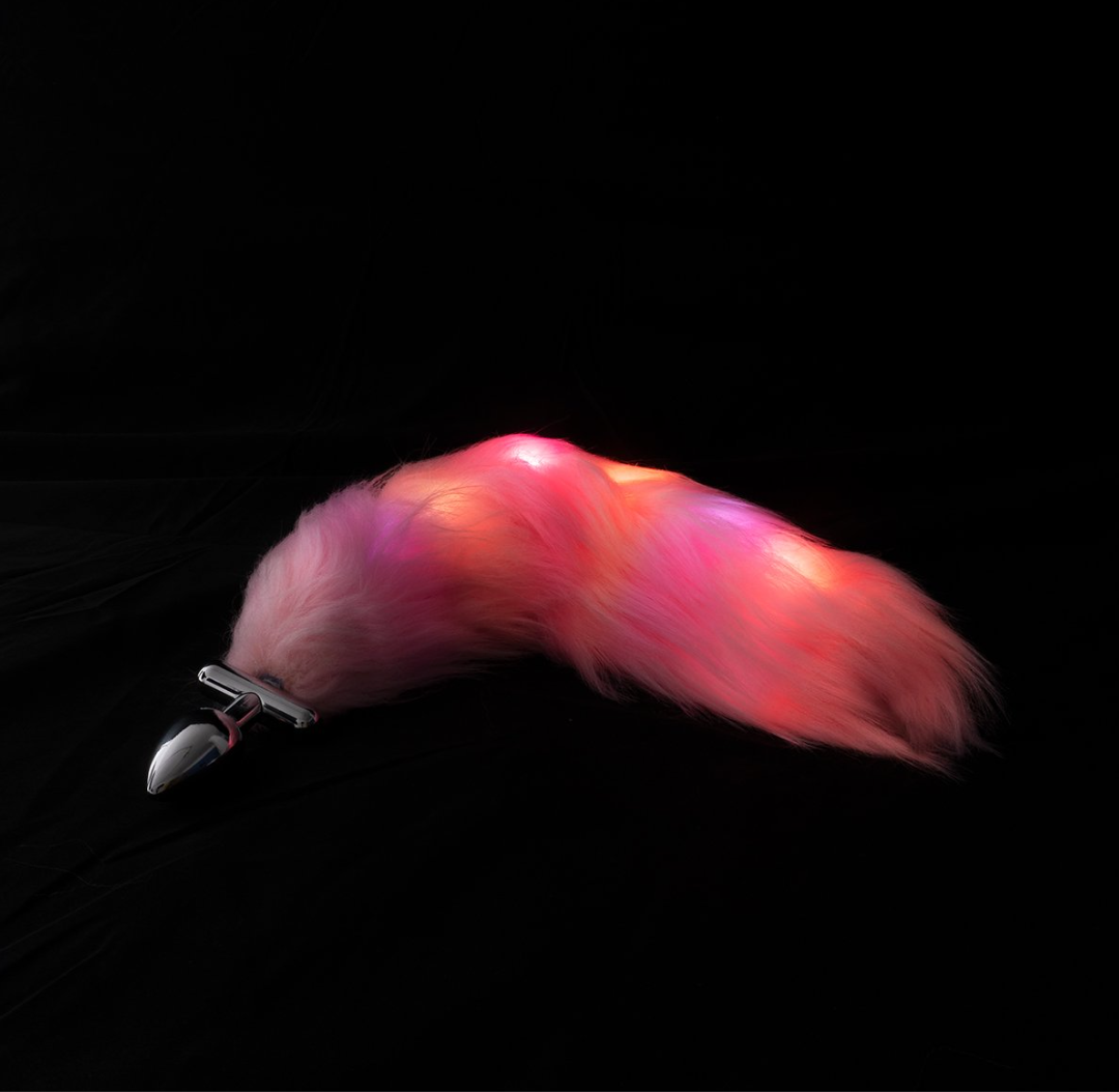 Plug Anal Con Cola Luminosa Nilo - La Maleta Rosada Sex Shop