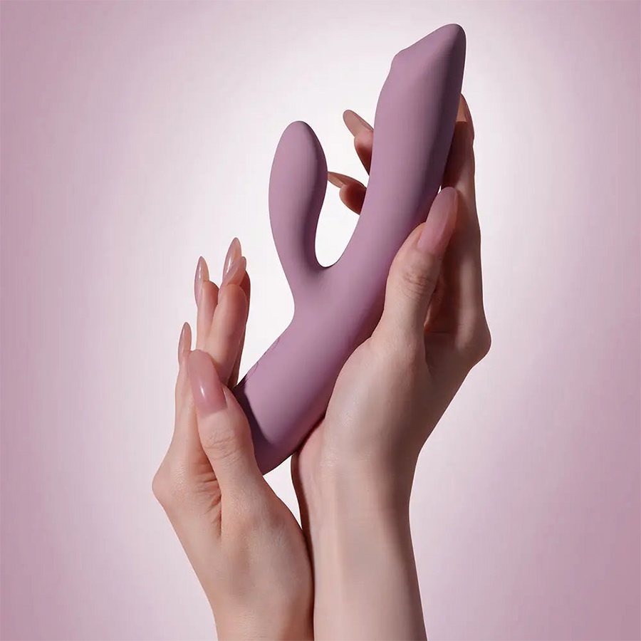 Vibrador Doble Estimulación Trysta Neo con App - La Maleta Rosada Juguete interactivo con app
